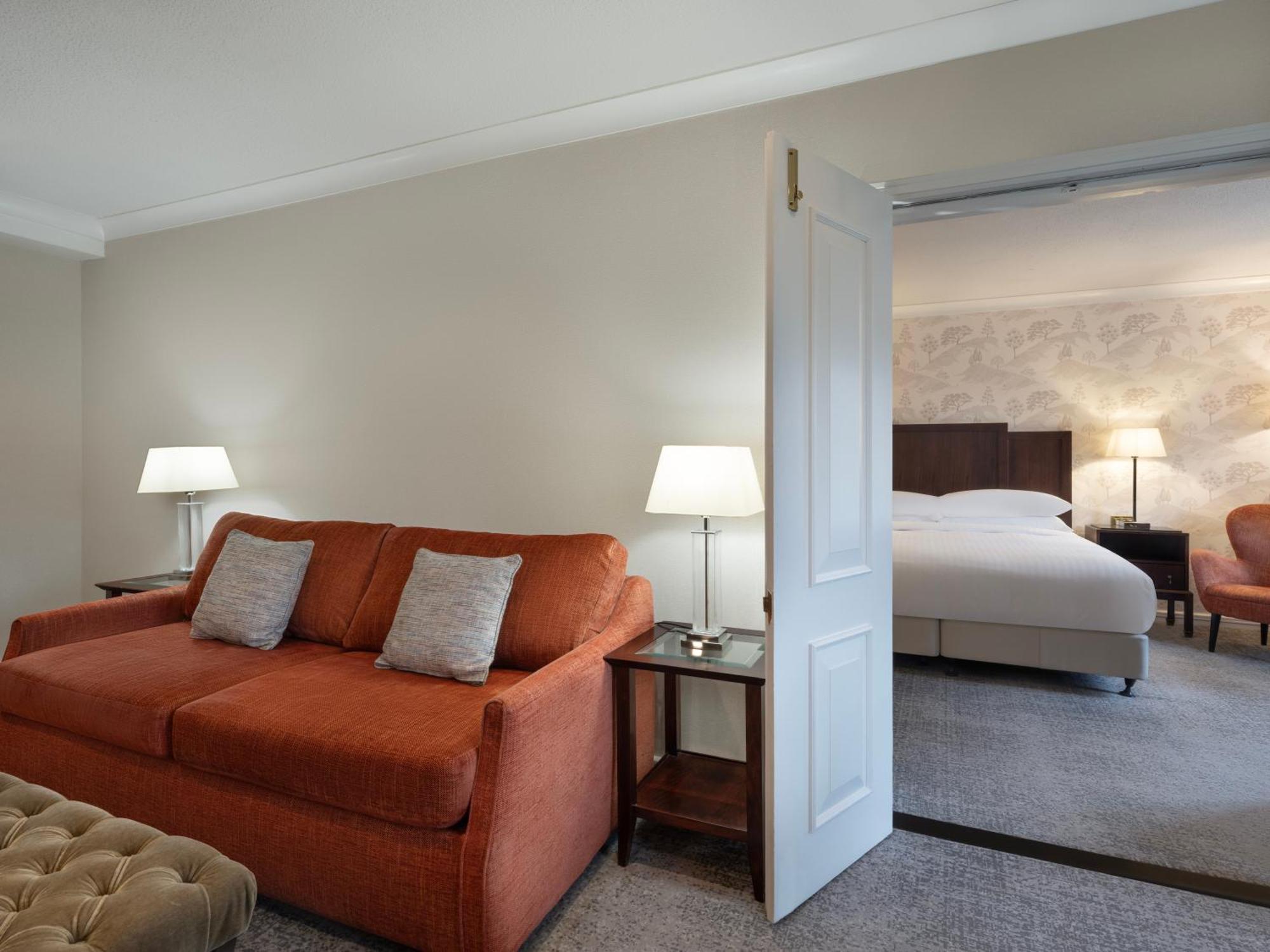 Delta Hotels By Marriott Tudor Park Country Club Maidstone Exterior foto