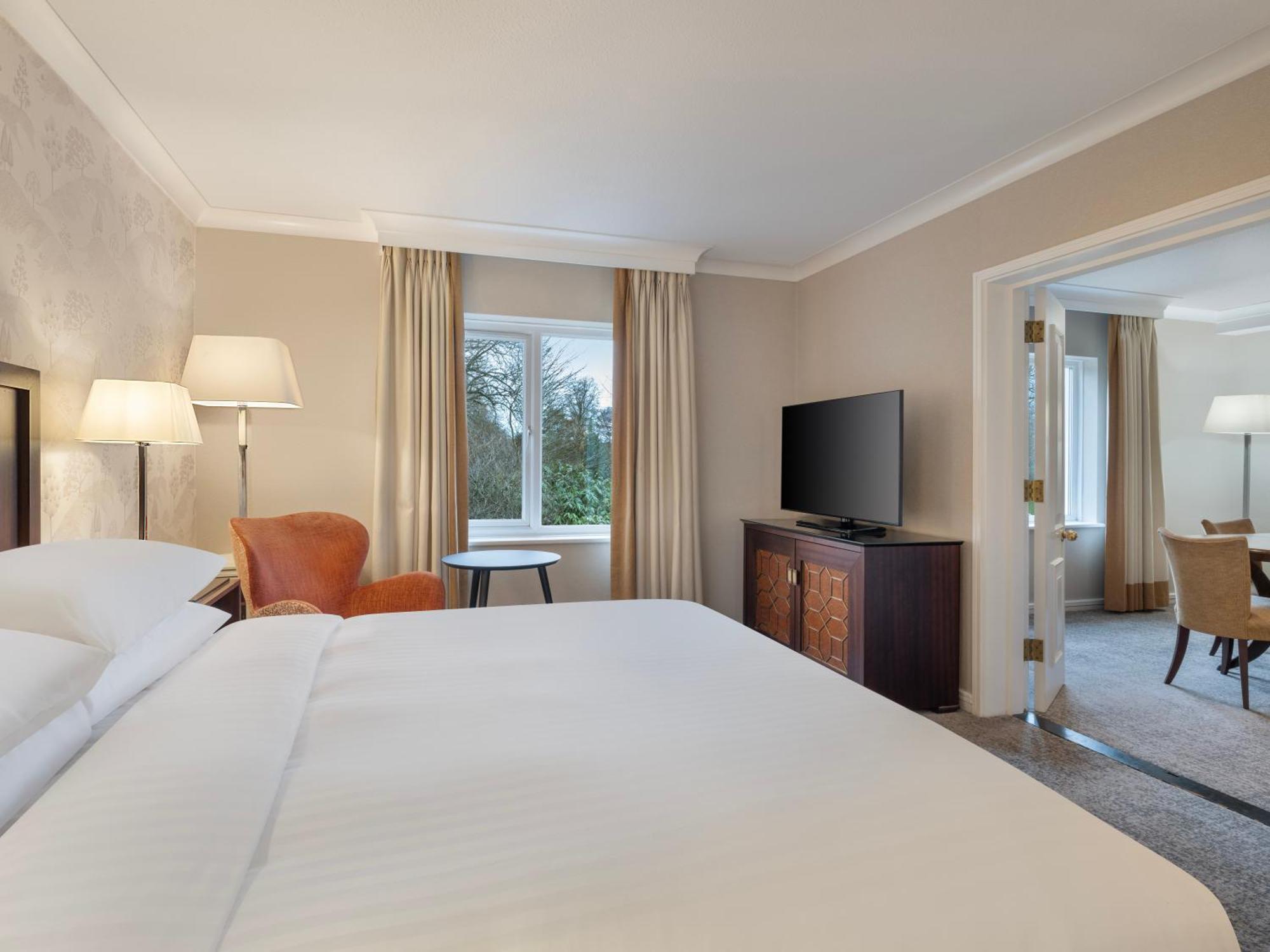 Delta Hotels By Marriott Tudor Park Country Club Maidstone Exterior foto
